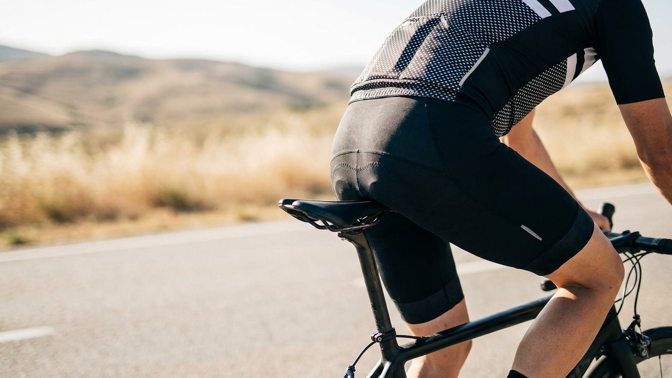 Je réglais ma selle de vélo au feeling depuis des années : au bout de 30 km, mon dos m'a fait comprendre les 2 cm de trop