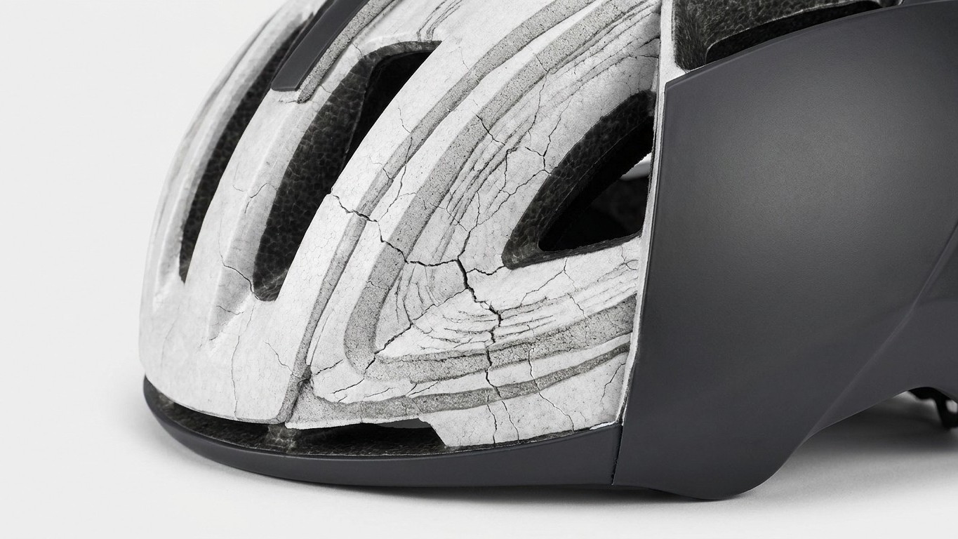 J'ai gardé mon casque de vélo après une chute parce qu'il n'avait aucune fissure : le jour où un fabricant m'a montré ce q...