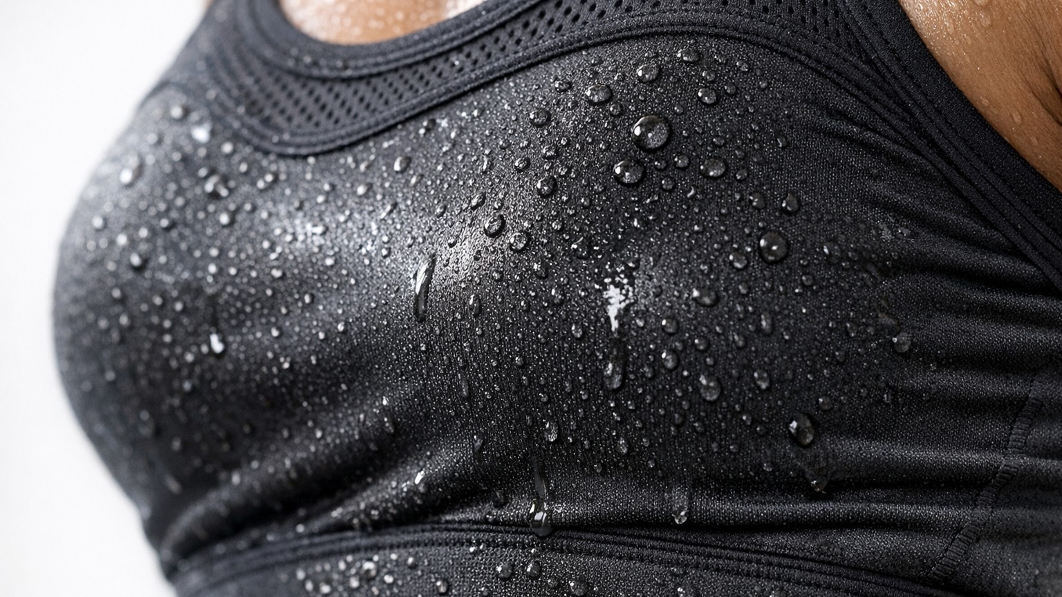 J'ai toujours mis de l'adoucissant dans mes maillots de sport : quand j'ai compris pourquoi je sentais encore la sueur en ...