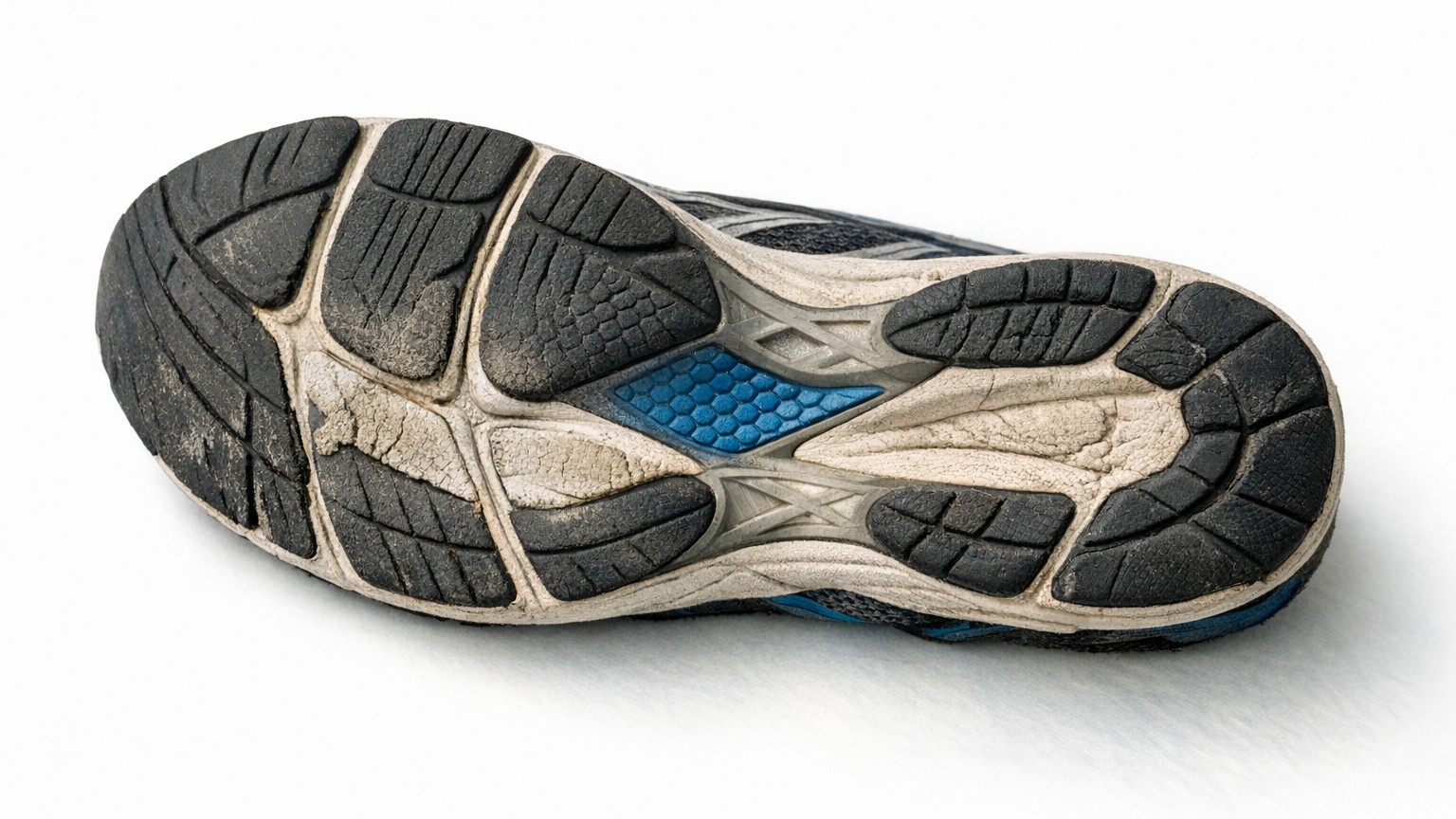 Je gardais mes baskets de running bien au-delà de 800 km : le jour où un podologue a regardé ma semelle, j'ai compris d'où...
