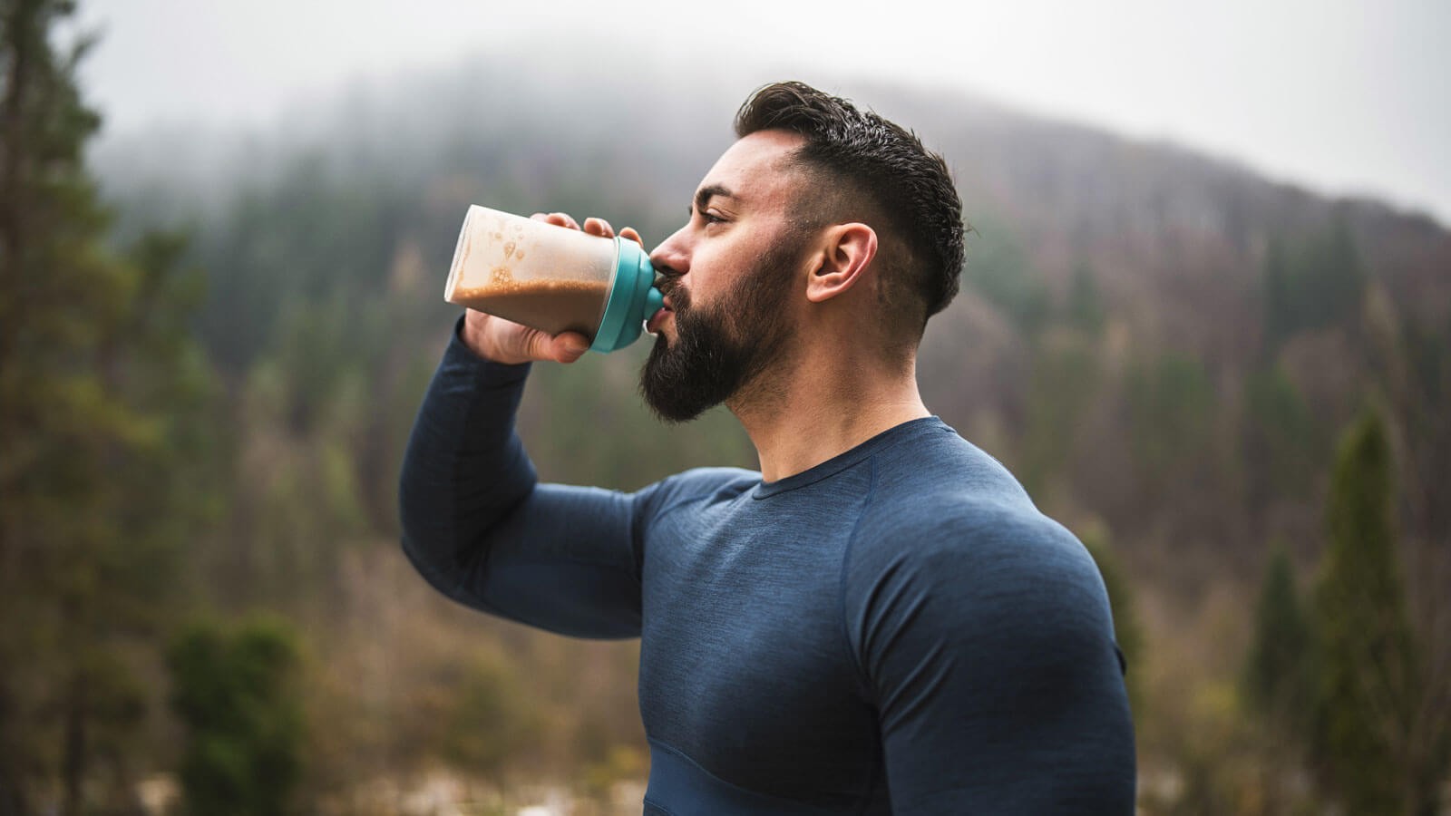 Je rinçais mon shaker à l'eau après chaque séance depuis deux ans : le jour où j'ai dévissé le joint, j'ai compris pourquo...